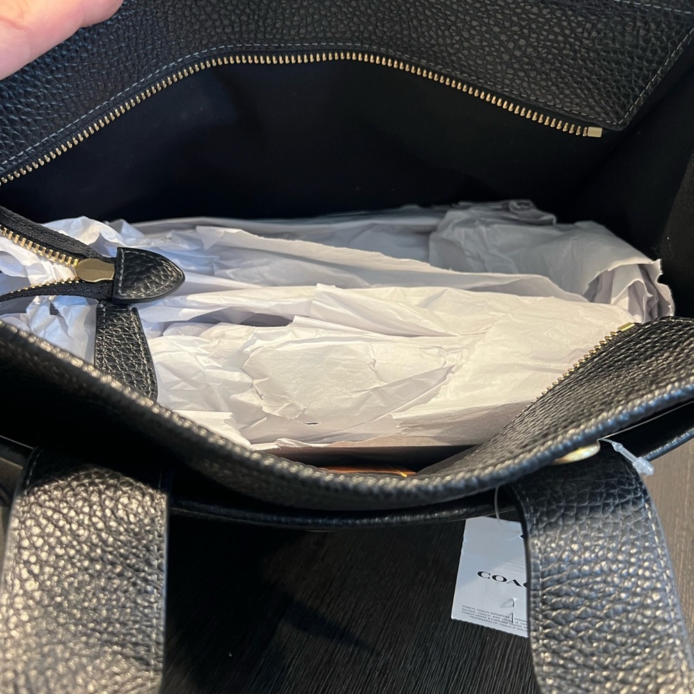 NWT Coach Cargo Leather Tote - Picture 9 of 10